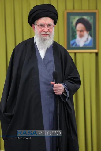 پیام رهبر معظم انقلاب بمناسبت حماسه آفرینی ملت ایران در راهپیمایی ۲۲ بهمن