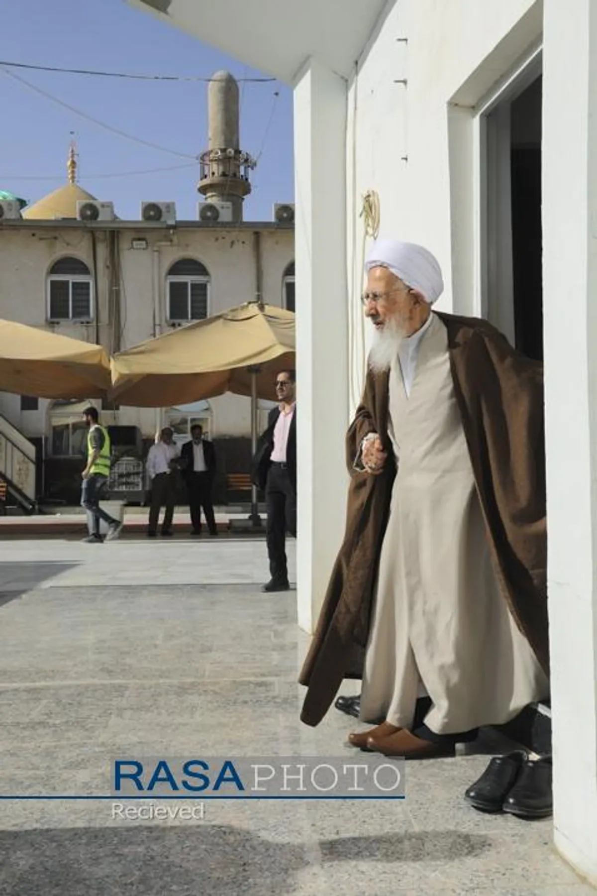 تشرف حضرت آیت الله جوادی آملی به حرم امامین عسکریین (علیهم السلام)