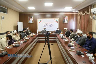 نشست هم اندیشی جمعی از طلاب با موضوع "نقش حوزه در انتخابات ۱۴۰۰"