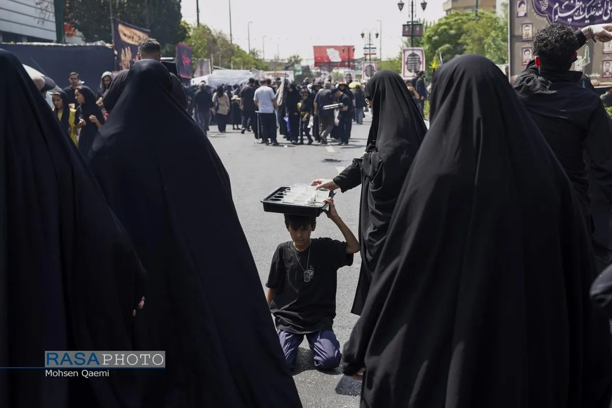 پیاده روی جاماندگان اربعین در تهران