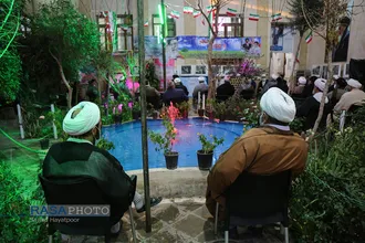 حضور تعدادی از طلاب جانباز در بیت امام راحل (ره)