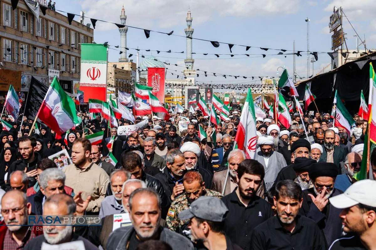 تشییع پیکر ۱۷ شهید تجاوز آمریکایی صهیونی به پردیسان