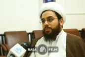 همراهی طلاب جهادی با بیماران کرونایی