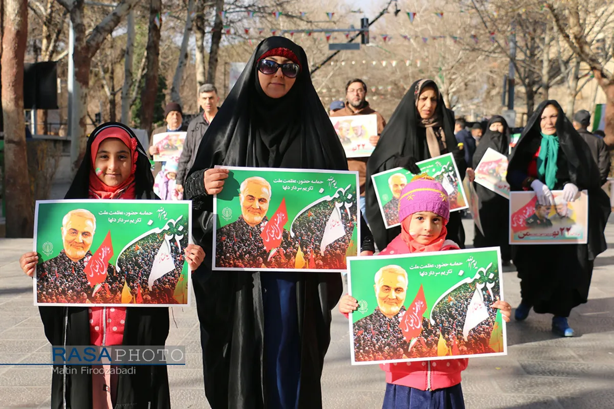 حضور سردار شهید حاج قاسم سلیمانی در راهپیمایی ۲۲ بهمن ۱۳۹۸