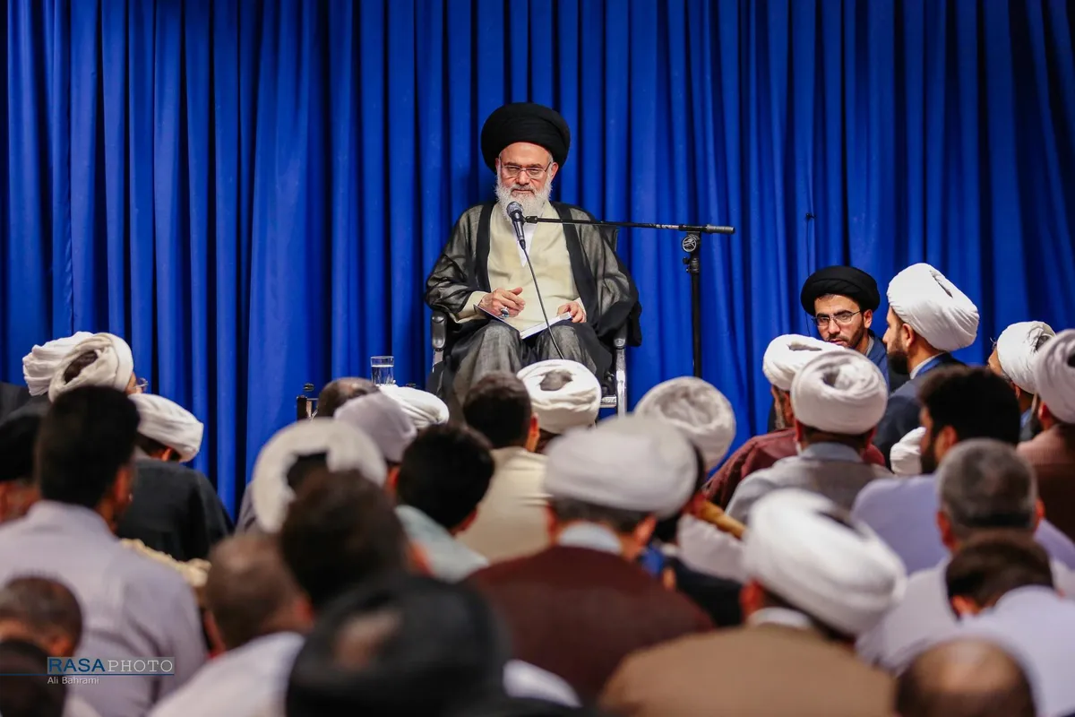 نشست طلاب و فضلای استان همدانی با حضور رئیس جامعه مدرسین