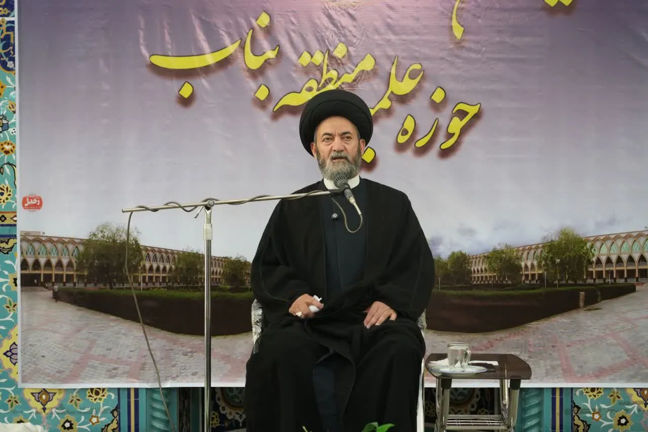 عالم دینی باید طبیب روح جامعه باشد