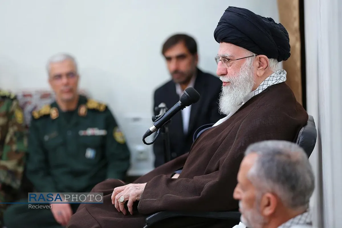 دیدار جمعی از فرماندهان نیروهای مسلح با فرمانده کل قوا