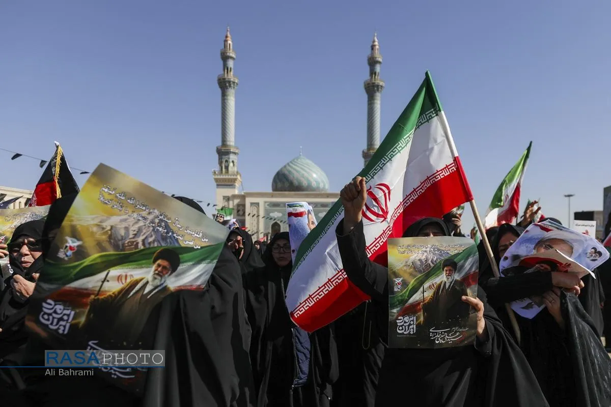 تشییع 13 شهید حملات اخیر دشمن در قم