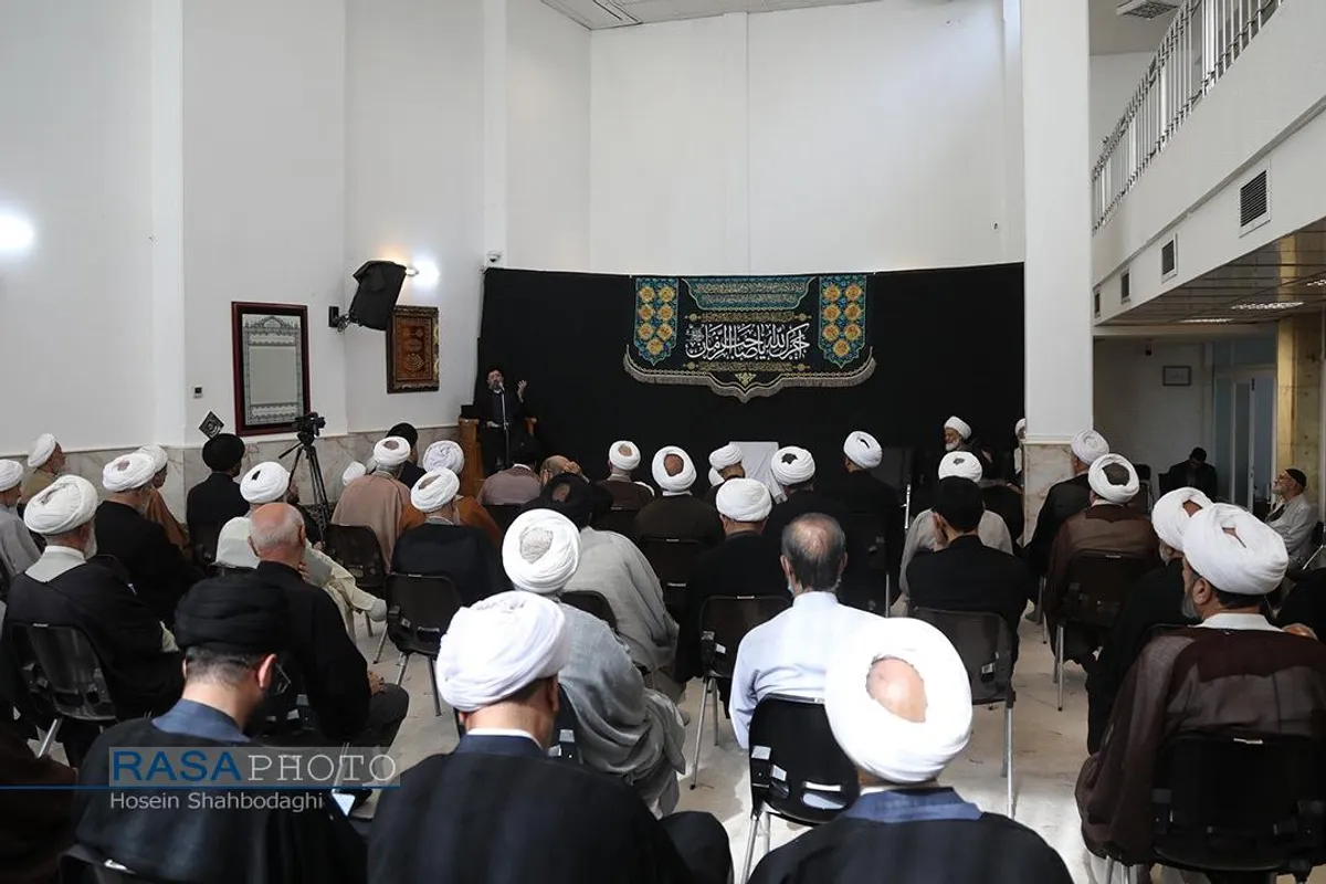 عزاداری روز وفات کریمه اهلبیت (سلام&zwnj;الله&zwnj;علیها) در دفتر حضرت آیت الله نوری همدانی