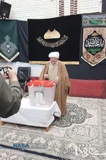 حضور حضرت آیت الله جوادی آملی در پای صندوق رای دومین دوره چهاردهمین انتخابات ریاست جمهوری