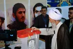 حضور حجت الاسلام والمسلمین لائینی نماینده ولی فقیه در استان مازندران در پای صندوق رای دومین دوره چهاردهمین انتخابات ریاست جمهوری