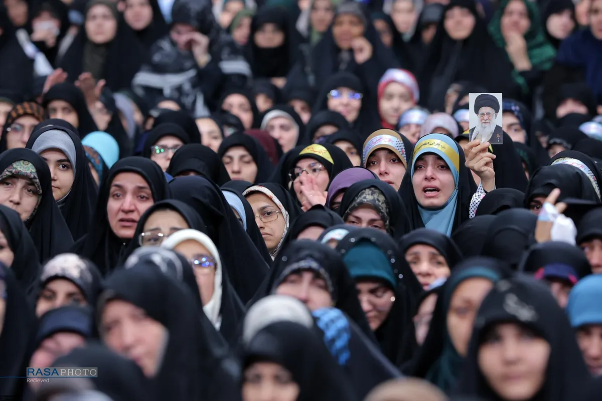 دیدار هزاران نفر از زنان و دختران با رهبر انقلاب