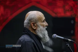 آئین سیاه پوشان عزای حسینی و رونمایی از اثر "اصحاب آخرالزمانی سید الشهدا (علیه السلام)"
