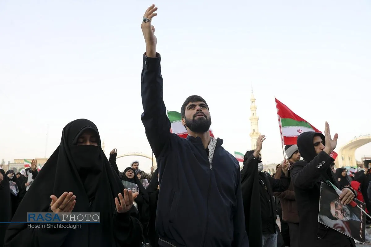 بیعت مردم قم با سومین رهبر معظم انقلاب اسلامی
