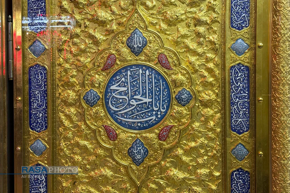 حضور زائران اربعین در حرم&zwnj;های مطهر سیدالشهدا و حضرت عباس (علیهماالسلام)

