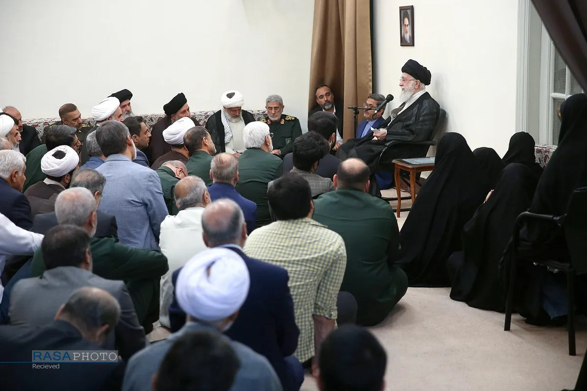 دیدار اعضای ستاد برگزاری کنگره&zwnj; بین&zwnj;المللی شهدای مقاومت و مدافع حرم با رهبر معظم انقلاب