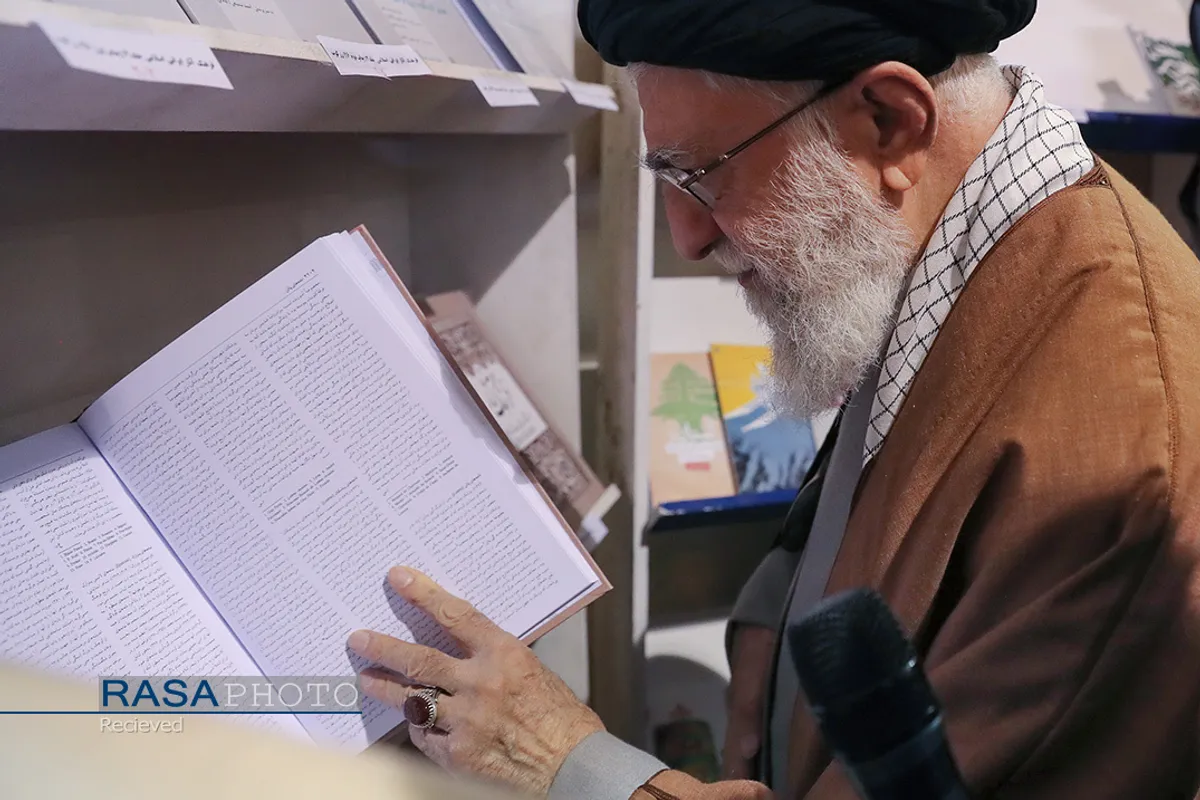 بازدید مقام معظم رهبری از سی و&zwnj;&zwnj; دومین نمایشگاه بین&zwnj;المللی کتاب تهران