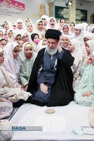 مراسم جشن تکلیف دختران دانش&zwnj;آموز با حضور مقام معظم رهبری