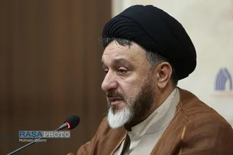نشست خاطره&zwnj;گویی رزمندگان حوزوی و رونمایی از کتاب عبور از شیشه&zwnj;های شکسته