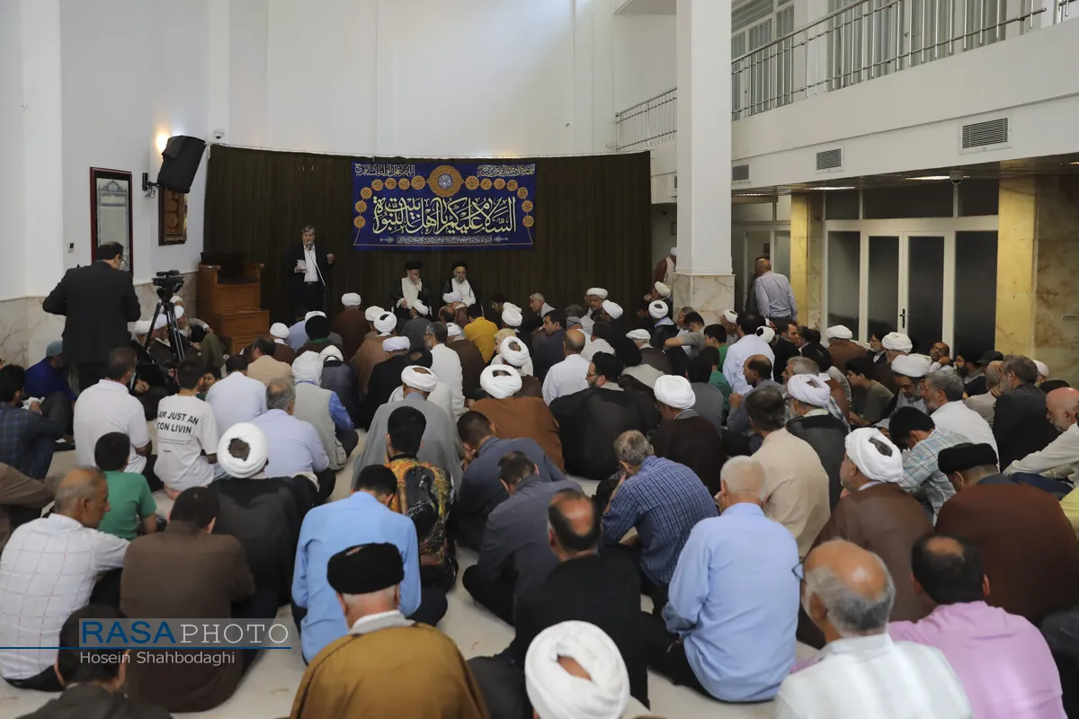 جشن میلاد پیامبر (ص) و عمامه گذاری طلاب در بیوت مراجع تقلید
