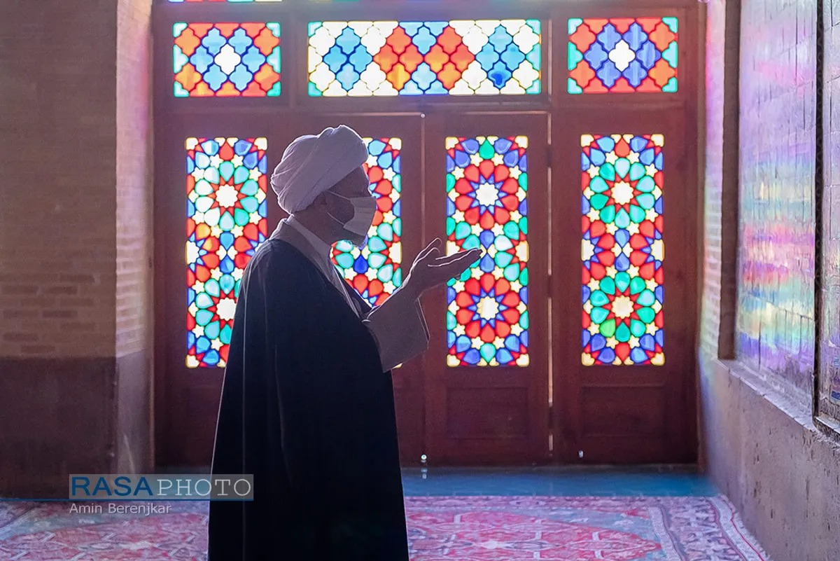 محفل انس با قرآن کریم در مسجد تاریخی نصیر الملک شیراز