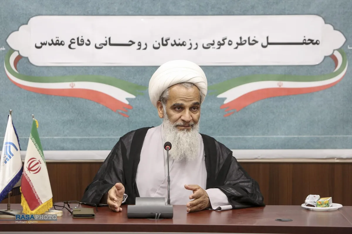 محفل خاطره&zwnj;گویی رزمندگان روحانی دفاع مقدس