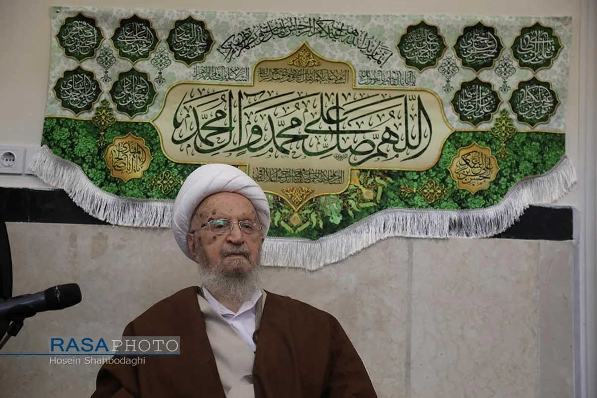 جشن عمامه گذاری طلاب در روز میلاد حضرات پیامبر اعظم و امام جعفر صادق (علیهما السلام)