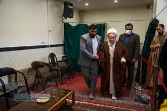 جشن&zwnj;های عمامه&zwnj;گذاری طلاب حوزه علمیه قم در بیوت مراجع تقلید و  علما