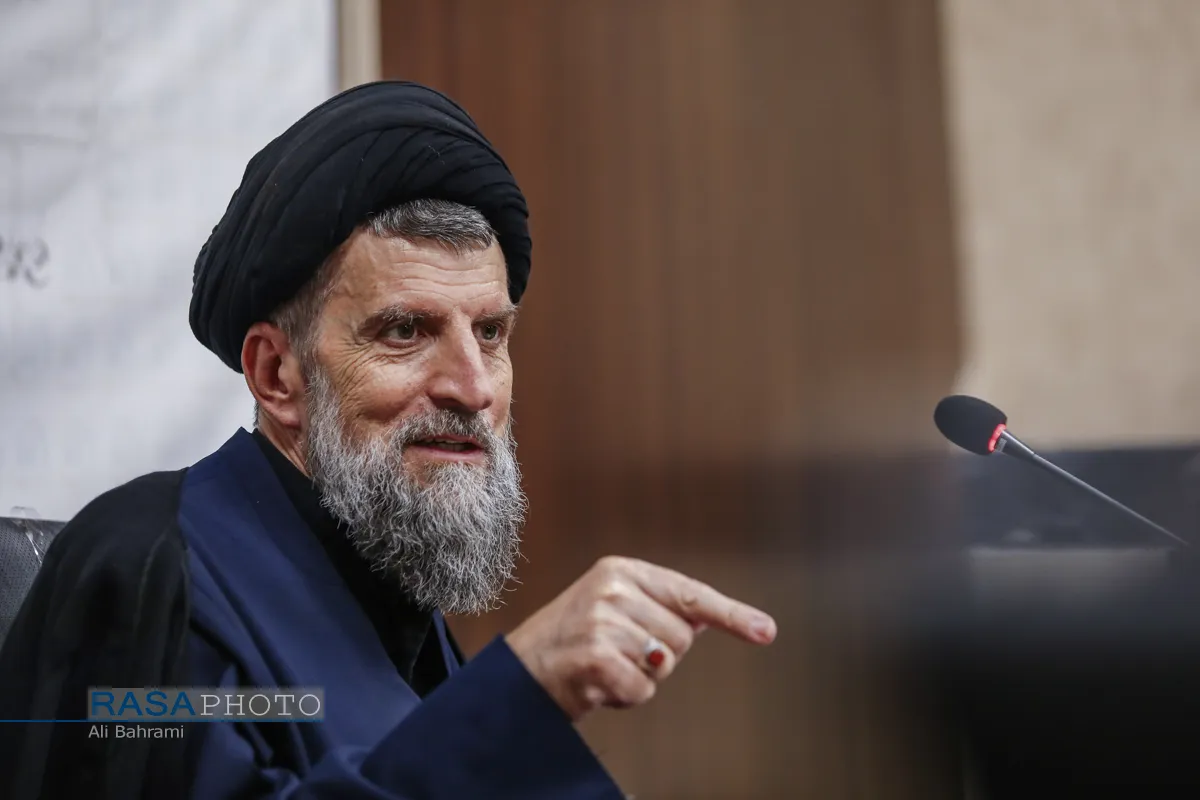 نشست بازخوانی خونخواهی رهبر شهید انقلاب از منظر مطالعات قرآنی و روایی
