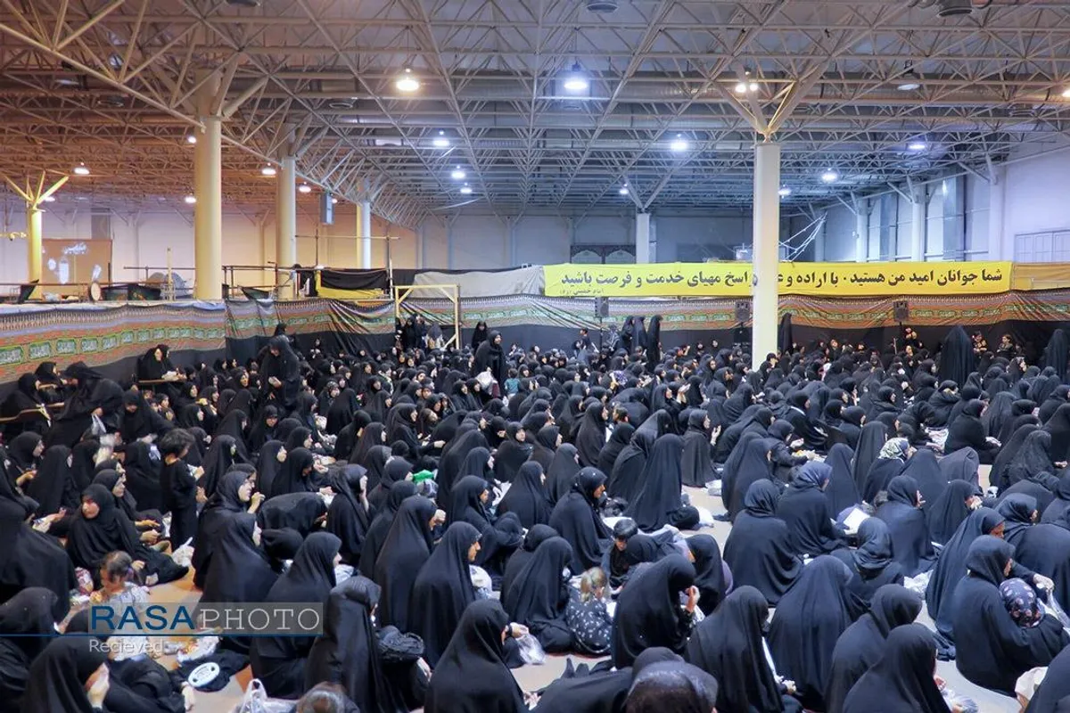 مراسم عزاداری شام غریبان حسینی (علیه&zwnj;السلام) در حسینیه امام خمینی (ره)