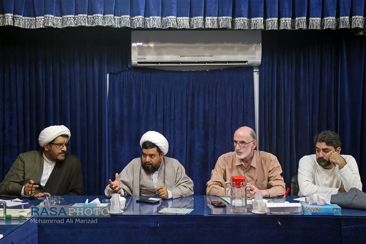 نخستین نشست شورای شعر حوزه