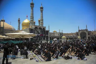 نماز جماعت و عزاداری ظهر عاشورای حسینی در قم