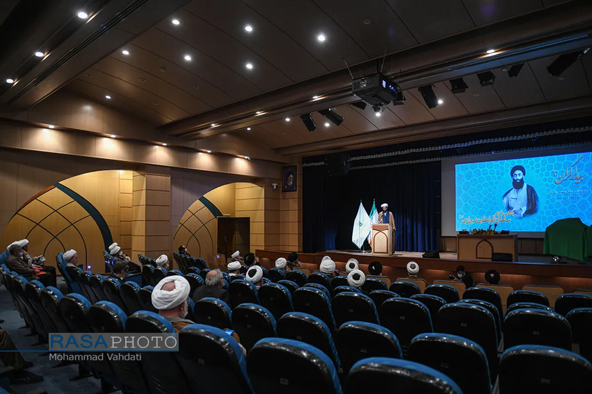 مراسم نکوداشت مرحوم آیت الله سلطان&zwnj;الواعظین شیرازی با قرائت پیام حضرت آیت الله سبحانی در سالن همایش های غدیر دفتر تبلیغات اسلامی برگزار شد.