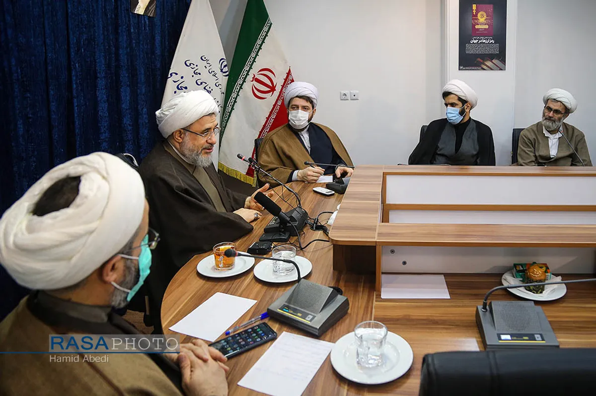 رونمایی از ۵ جلد از آثار دفتر مطالعات اسلامی توسط آیت الله اراکی