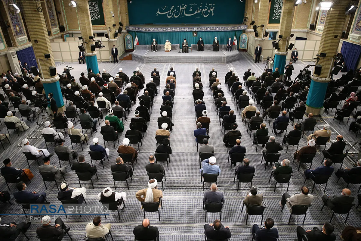 دیدار مسئولان نظام و میهمانان کنفرانس وحدت اسلامى با مقام معظم رهبری