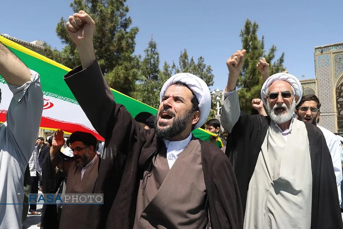 تجمع طلاب و فضلای حوزه در حمایت از عملیات مقتدرانه نیرو&zwnj;های مسلح -۲