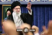 ورود رهبر معظم انقلاب به حسینیه امام خمینی و آغاز مراسم بزرگداشت شهید رئیسی