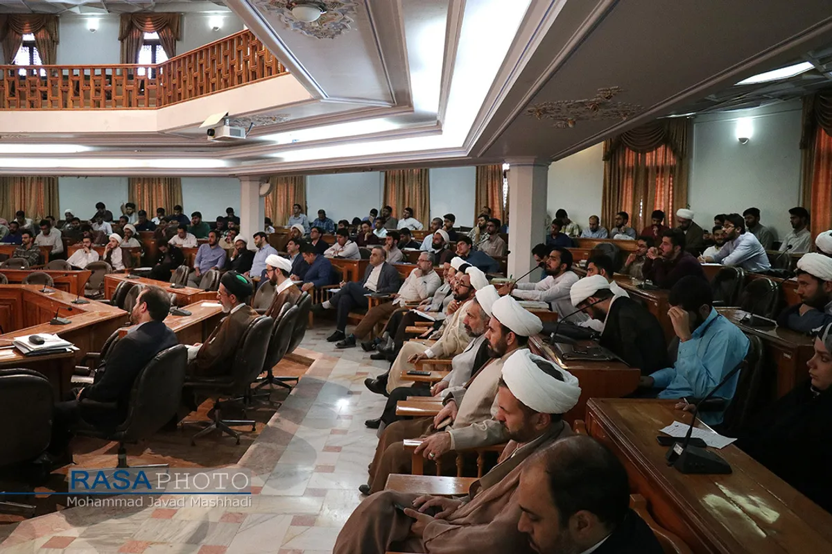 نشست علمی الزامات بیانیه گام دوم انقلاب اسلامی با حضور آیت الله اعرافی