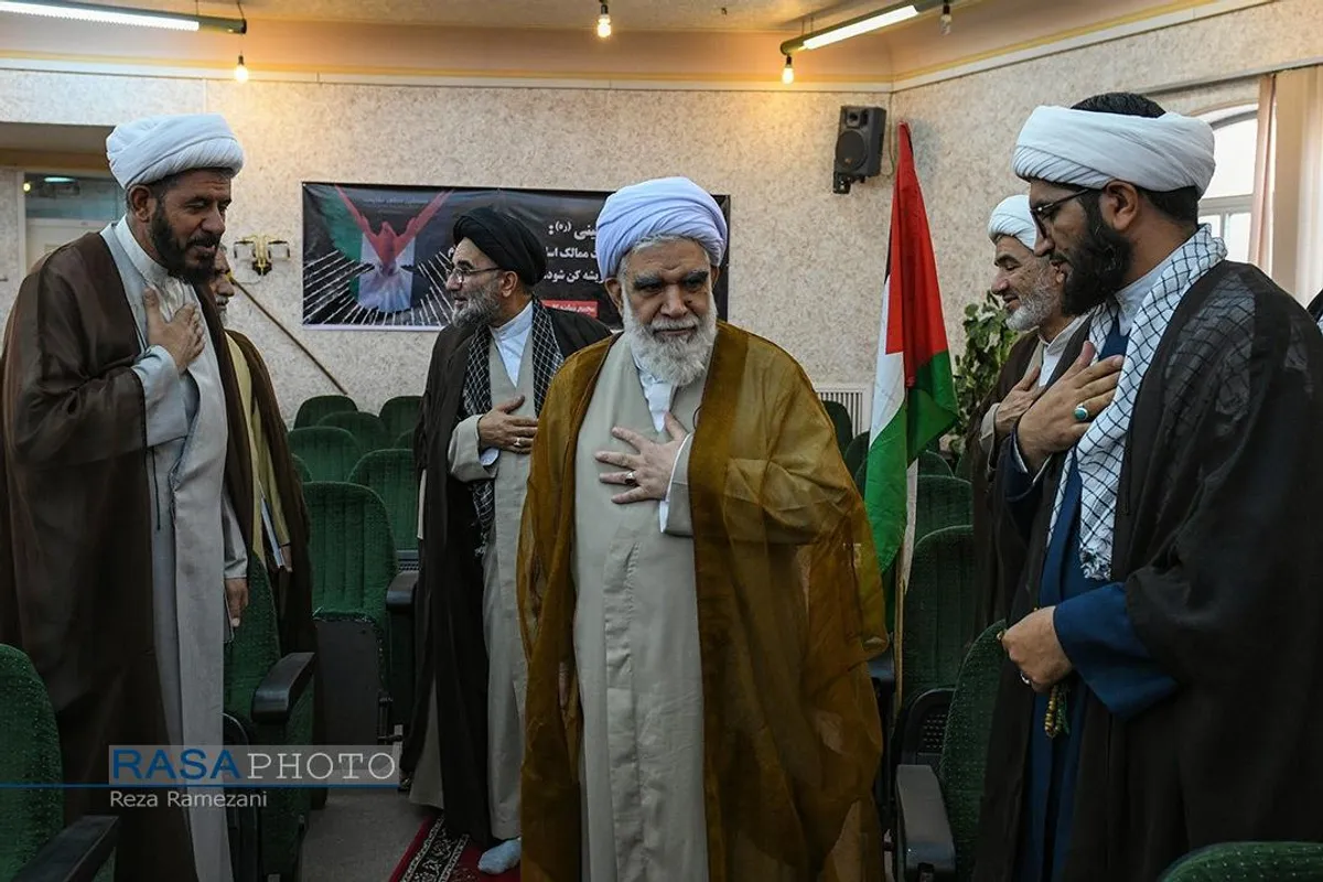 نشست ويژه نمايندگان طلاب و فضلای حوزه با موضوع فلسطين