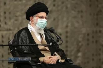 دیدار جمعی از پیشکسوتان و فرماندهان دفاع مقدس با فرمانده کل قوا