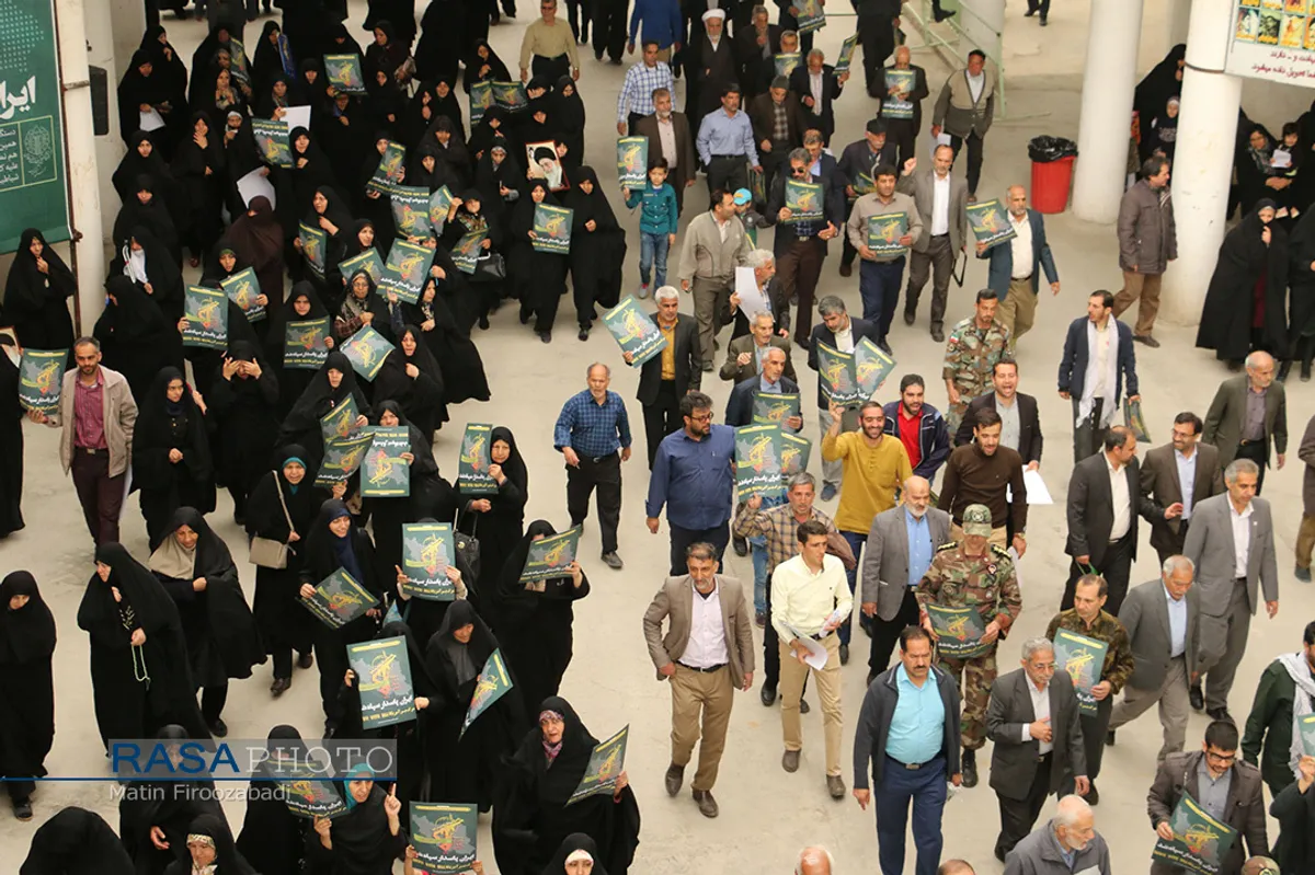 راهپیمایی نمازگزاران جمعه اصفهان در حمایت از سپاه