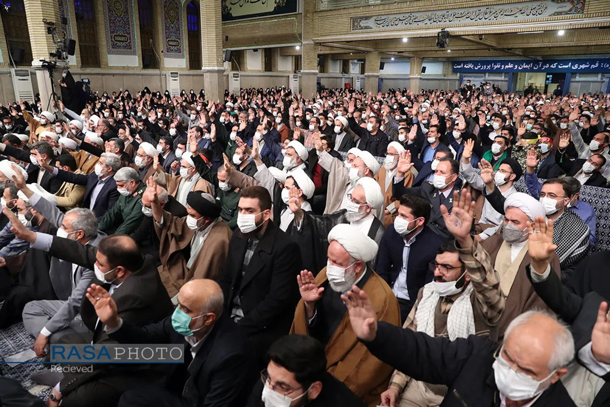دیدار جمعی از مردم قم با مقام معظم رهبری
