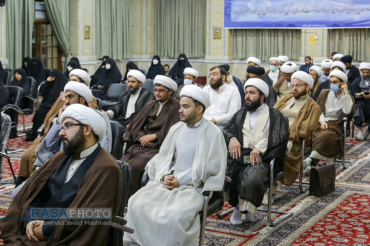 آیین رونمایی از کتاب قیام 15 خرداد؛مبدا انقلاب اسلامی&lrm;&lrm;