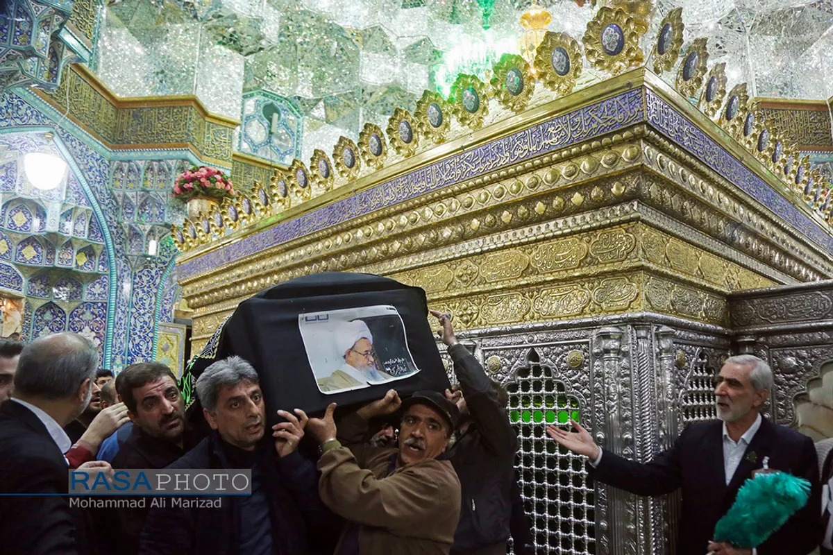 تشییع پیکر آیت الله طبرسی در قم