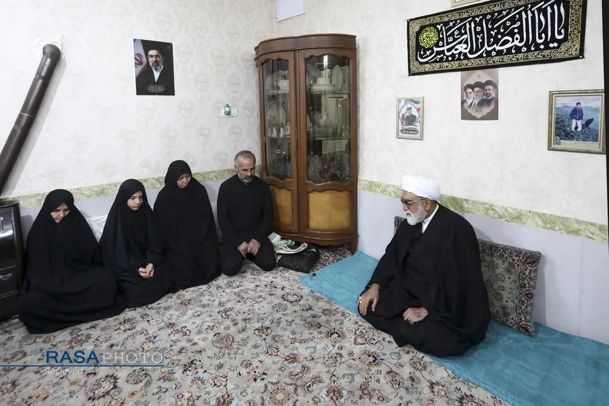 دیدار تولیت آستان قدس رضوی با خانواده شهدای ناوچه دنا
