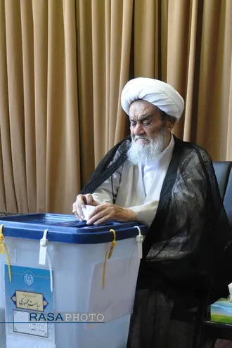 مشارکت حضرت آیت الله حسین مظاهری در چهاردهمین انتخابات ریاست جمهوری