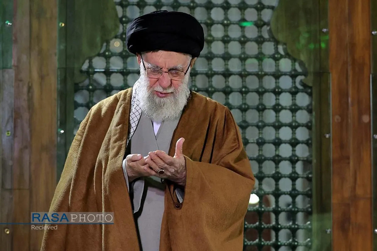 حضور مقام معظم رهبری در مرقد مطهر امام راحل (ره) و گلزار شهدای بهشت زهرا (سلام&zwnj;الله&zwnj;علیها)