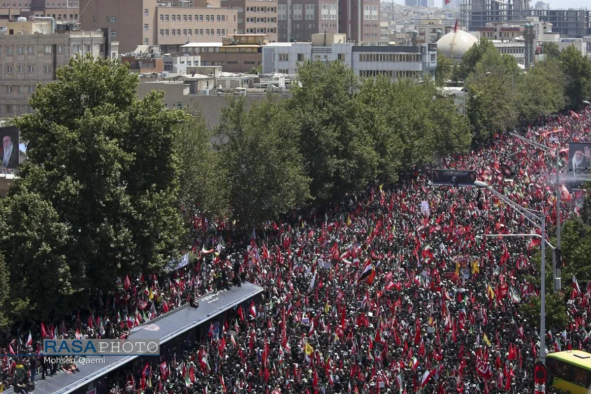 تشییع تاریخی رهبر شهید انقلاب در تهران -۲