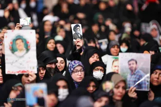 دیدار خانواده شهدای اقتدار با رهبر انقلاب در روز میلاد امیرالمومنین (علیه&zwnj;السلام)