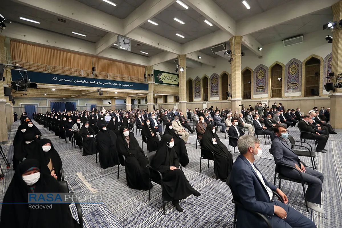 دیدار جمعی از معلمان با مقام معظم رهبری